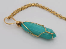 Load image into Gallery viewer, Natural Aquamarine Handmade Point Necklace Gold Tone