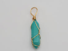 Load image into Gallery viewer, Natural Aquamarine Handmade Point Necklace Gold Tone