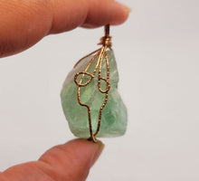 Load image into Gallery viewer, Natural Crystal Necklace Green Fluorite Stone Pendant Necklace Gold Tone