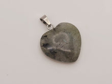 Load image into Gallery viewer, Natural Handmade Crystal Necklace Labradorite Heart Shaped