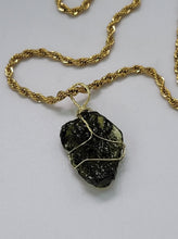 Load image into Gallery viewer, Genuine Moldavite Choker 100 % Natural Minimalist Gifts, Trendy Choker Necklace