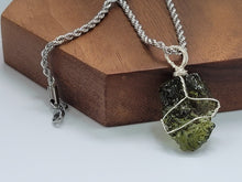 Load image into Gallery viewer, Genuine Moldavite Choker 100 % Natural Minimalist Gifts, Trendy Choker Necklace