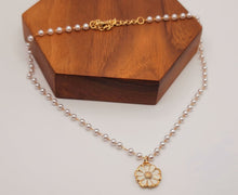 Load image into Gallery viewer, Pearl Daisy Choker Necklace - Trendy Pearl necklace Gold tone
