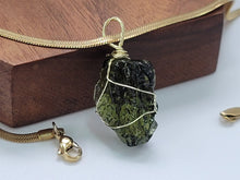 Load image into Gallery viewer, Genuine Moldavite Choker Necklace 100 % Natural Minimalist Gifts, Trendy