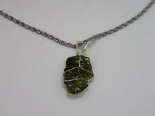 Load image into Gallery viewer, Genuine Moldavite Choker 100 % Natural Minimalist Gifts, Trendy Choker Necklace