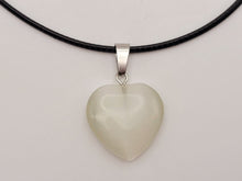 Load image into Gallery viewer, Natural Heart Shaped Cat Eye Handmade Pendant Necklace Chain Pendant Necklace