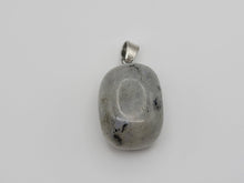 Load image into Gallery viewer, Irregular shaped Labradorite Pendant Necklace Silver tone Handmade