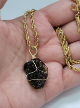 Load image into Gallery viewer, Genuine Moldavite Choker 100 % Natural Minimalist Gifts, Trendy Choker Necklace