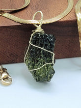 Load image into Gallery viewer, Genuine Moldavite Choker Necklace 100 % Natural Minimalist Gifts, Trendy