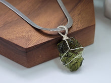 Load image into Gallery viewer, Genuine Moldavite Choker Necklace 100 % Natural Minimalist Gifts, Trendy