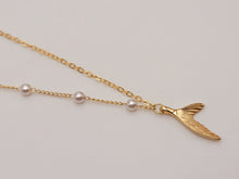 Load image into Gallery viewer, Pearl Daisy Choker Necklace - Trendy Pearl necklace Gold tone