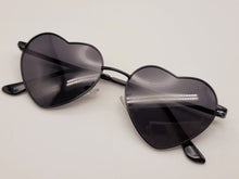Load image into Gallery viewer, Lb diamond - Heart Shape Heart Sunglasses Retro Vintage Boho All Black
