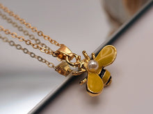 Load image into Gallery viewer, Bee Charm Necklace, Necklace Queen Bee Jewelry Charm Bee Lover