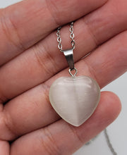 Load image into Gallery viewer, Natural Heart Shaped Cat Eye Handmade Pendant Necklace Chain Pendant Necklace