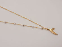 Load image into Gallery viewer, Pearl Daisy Choker Necklace - Trendy Pearl necklace Gold tone