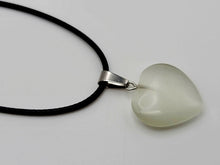 Load image into Gallery viewer, Natural Heart Shaped Cat Eye Handmade Pendant Necklace Chain Pendant Necklace