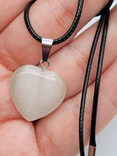 Load image into Gallery viewer, Natural Heart Shaped Cat Eye Handmade Pendant Necklace Chain Pendant Necklace
