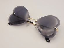 Load image into Gallery viewer, LB diamond - Heart Shape Heart Sunglasses Retro Vintage Boho