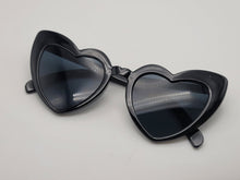 Load image into Gallery viewer, Lb diamond - Heart Shape Heart Sunglasses Retro Vintage Boho