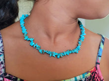 Load image into Gallery viewer, Turquoise Chip Choker Necklace Silver tone Gorgeous Choker