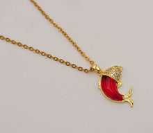 Load image into Gallery viewer, Natural Handmade Crystal Necklace Cute Fish Necklace Trendy necklace