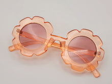 Load image into Gallery viewer, Flower Shaped Kids Sunglasses Retro Vintage Boho Translucent Sun Glasses