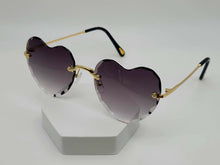 Load image into Gallery viewer, LB diamond - Heart Shape Heart Sunglasses Retro Vintage Boho