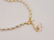 Load image into Gallery viewer, Pearl Butterfly Choker Necklace - Trendy Pearl necklace Gold tone