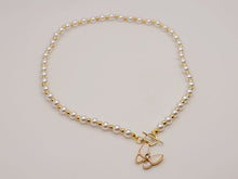 Load image into Gallery viewer, Pearl Butterfly Choker Necklace - Trendy Pearl necklace Gold tone