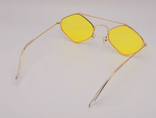 Load image into Gallery viewer, Popular Fashion Medium Rhombus Unisex Luxury Sunglasses Vintage Yellow Color