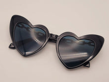 Load image into Gallery viewer, Lb diamond - Heart Shape Heart Sunglasses Retro Vintage Boho