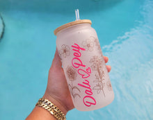 Load image into Gallery viewer, Changing Color Cute Flower Beer Can Glass |Floral Beer Can Glass |Aesthetic | 16 oz