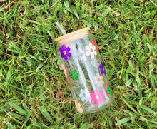 Load image into Gallery viewer, Daisy Cup Iced Coffee Cup Glass - Retro Flower Glass Jar - Daisy Coffee Glass Cup 16 oz