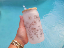 Load image into Gallery viewer, Changing Color Cute Flower Beer Can Glass |Floral Beer Can Glass |Aesthetic | 16 oz