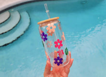 Load image into Gallery viewer, Daisy Cup Iced Coffee Cup Glass - Retro Flower Glass Jar - Daisy Coffee Glass Cup 16 oz
