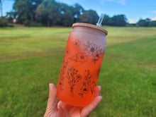 Load image into Gallery viewer, Changing Color Cute Flower Beer Can Glass |Floral Beer Can Glass |Aesthetic | 16 oz