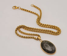 Load image into Gallery viewer, Trendy Labradorite Heart Choker Necklace Gold tone Gorgeous Choker