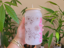 Load image into Gallery viewer, Changing Color Cute Flower Beer Can Glass |Floral Beer Can Glass |Aesthetic | 16 oz