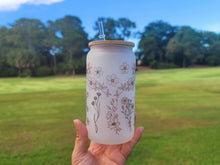 Load image into Gallery viewer, Changing Color Cute Flower Beer Can Glass |Floral Beer Can Glass |Aesthetic | 16 oz