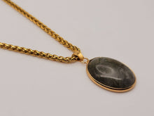 Load image into Gallery viewer, Trendy Labradorite Heart Choker Necklace Gold tone Gorgeous Choker