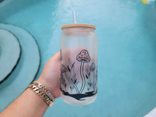 Load image into Gallery viewer, Mushroom Glow in dark UV Activated Glow Beer Can Glass