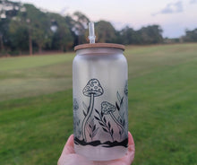 Load image into Gallery viewer, Mushroom Glow in dark UV Activated Glow Beer Can Glass