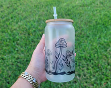 Load image into Gallery viewer, Mushroom Glow in dark UV Activated Glow Beer Can Glass
