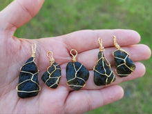 Load image into Gallery viewer, 100 % Raw Crystal Moldavite Pendant Necklace Gold Wire Wrapped
