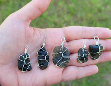 Load image into Gallery viewer, 100 % Raw Crystal Moldavite Pendant Necklace Gold Wire Wrapped