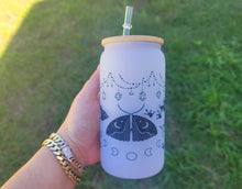 Load image into Gallery viewer, Color Changing Cup Frog Moth Beer Can Glass Witchy Gifts Crystal Moth