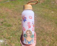 Load image into Gallery viewer, Borosilicate Glass Water DIVA, independent Girl , S Blondie Cup , Cute