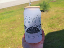 Load image into Gallery viewer, Color Changing Cup Frog Moth Beer Can Glass Witchy Gifts Crystal Moth