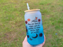 Load image into Gallery viewer, Viva La Vida Cafecito Clear Can Glass Cup l Red Flowers Échame Tierra Libbey