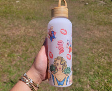 Load image into Gallery viewer, Borosilicate Glass Water DIVA, independent Girl , S Blondie Cup , Cute